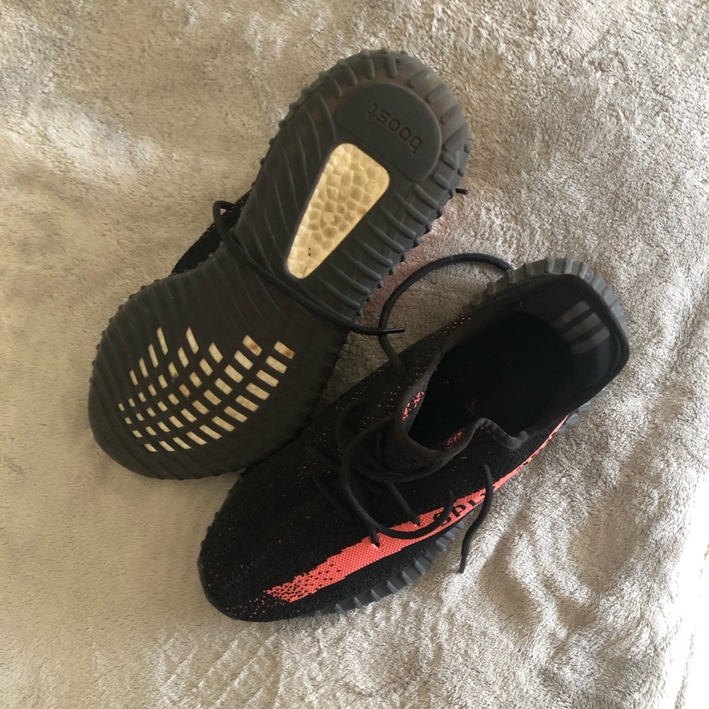 Adidas VeezyBboost 350 v2 Core Black Red  Stripe Size 12